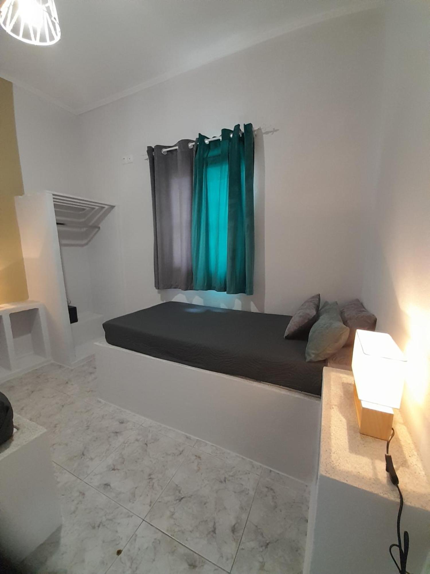 Overhill Apartments Adamas 外观 照片